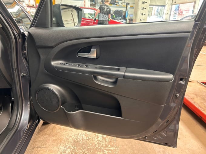 2025 Kia Venga