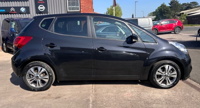 2025 Kia Venga
