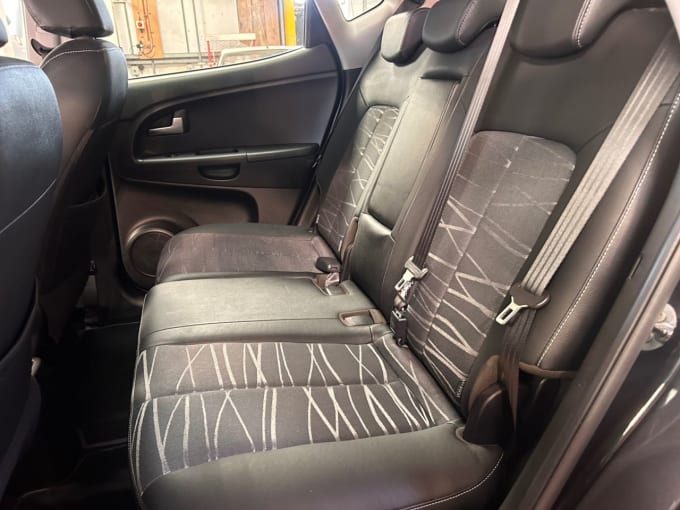 2025 Kia Venga