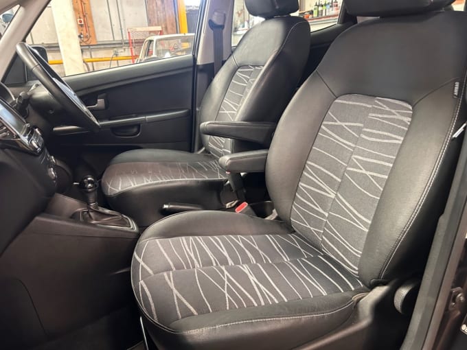 2025 Kia Venga