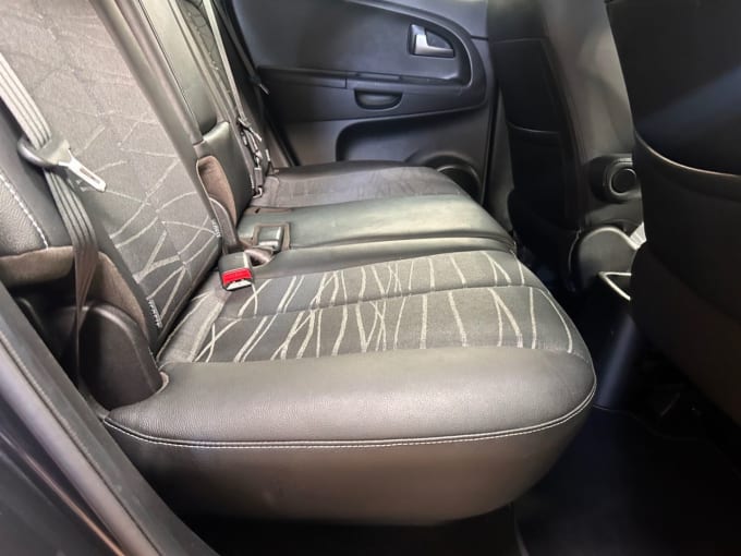 2025 Kia Venga