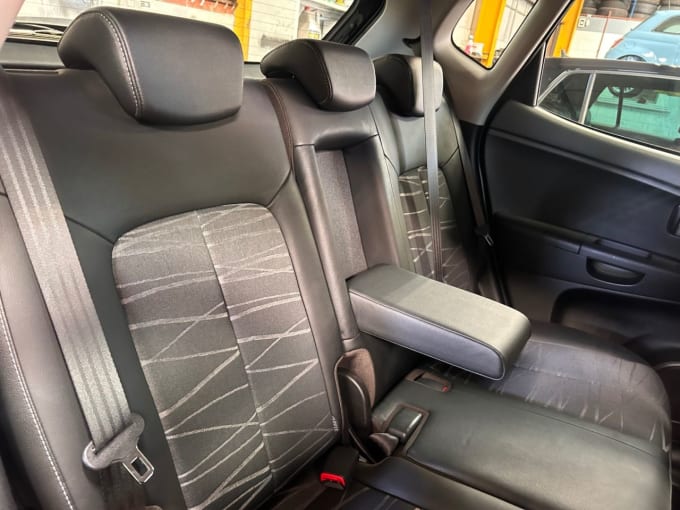 2025 Kia Venga