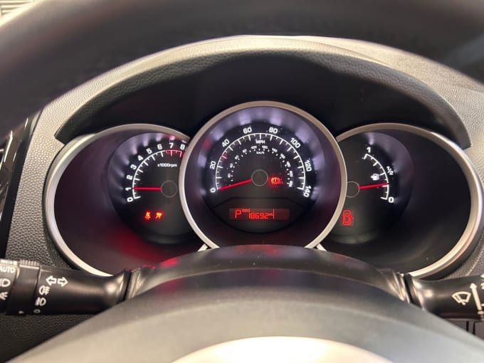 2025 Kia Venga