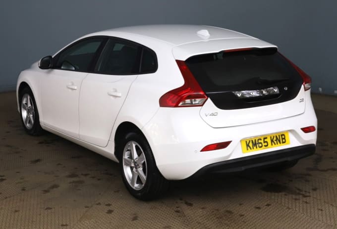 2025 Volvo V40