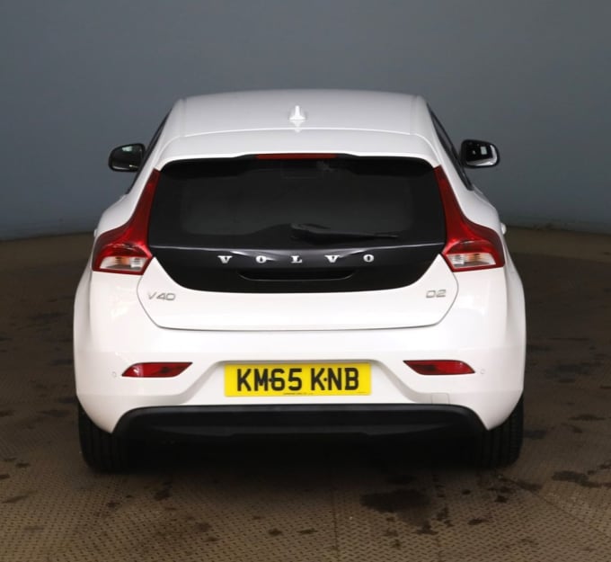 2025 Volvo V40