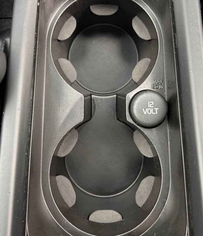 2025 Volvo V40