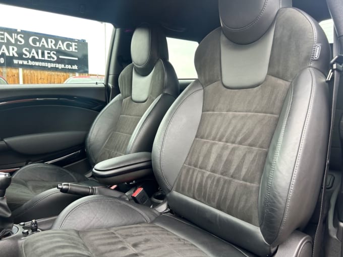 2025 Mini Hatch