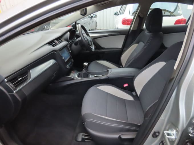 2025 Toyota Avensis