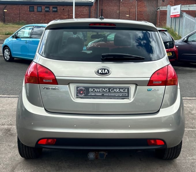2025 Kia Venga