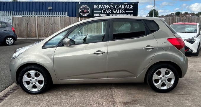2025 Kia Venga