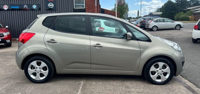 2025 Kia Venga