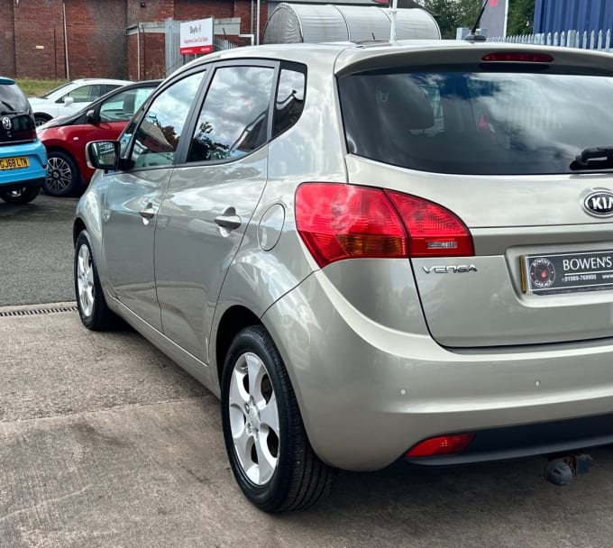 2025 Kia Venga