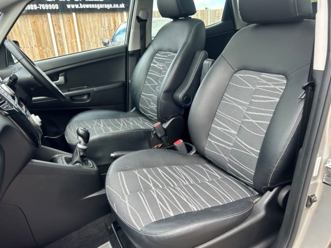 2025 Kia Venga