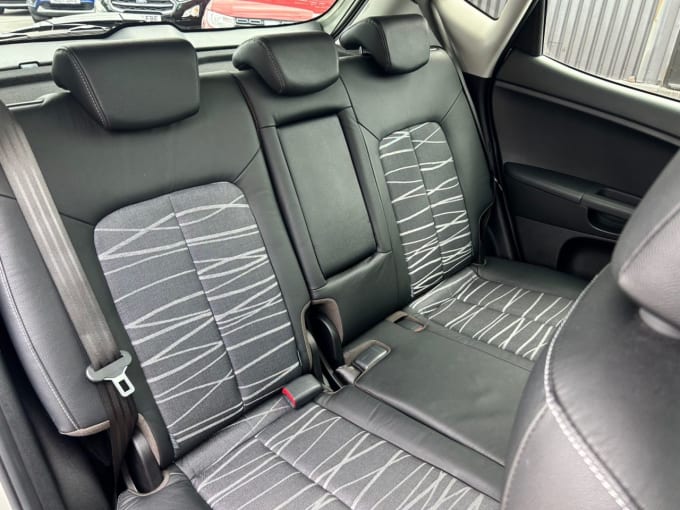 2025 Kia Venga