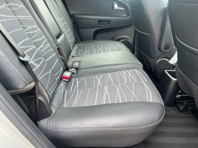 2025 Kia Venga