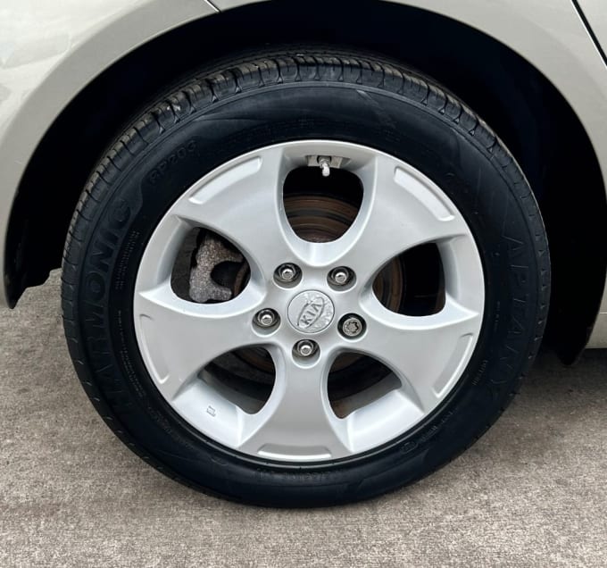 2025 Kia Venga