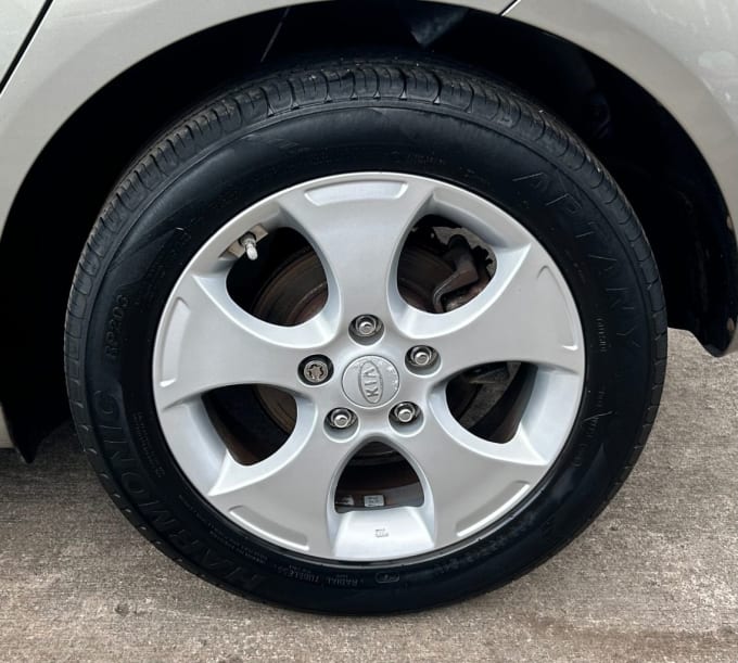 2025 Kia Venga