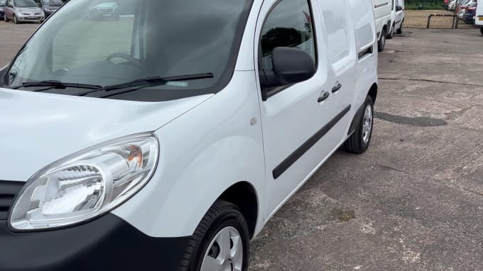 2024 Nissan Nv250