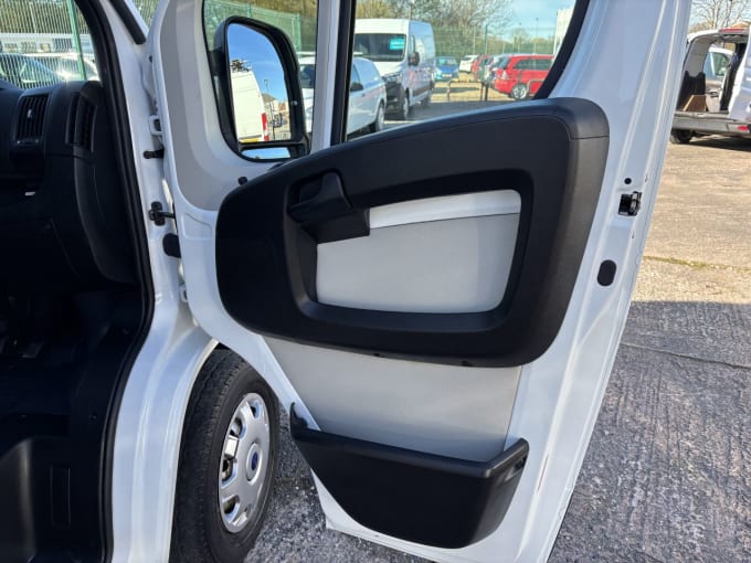 2025 Peugeot Boxer