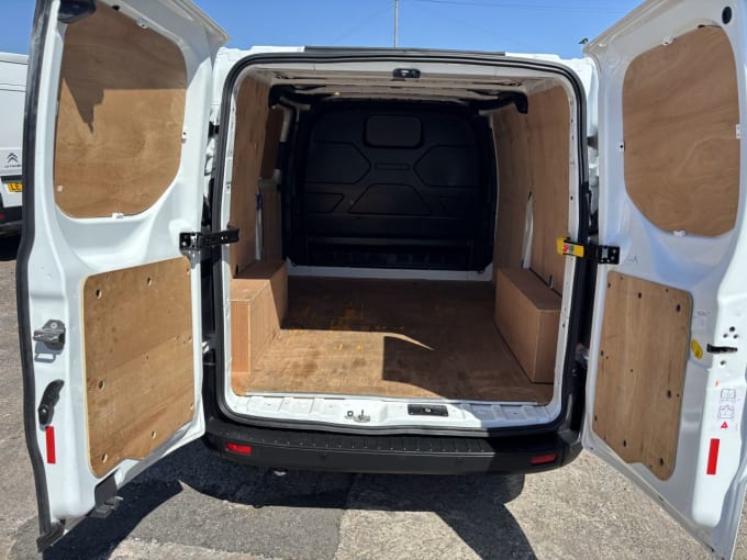 2025 Ford Transit Custom