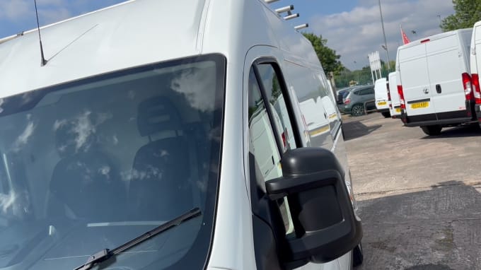 2025 Peugeot Boxer