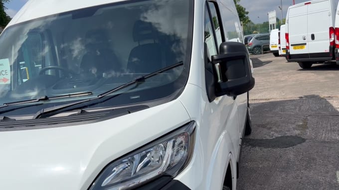 2025 Peugeot Boxer