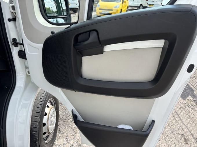 2025 Peugeot Boxer