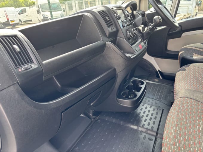 2025 Peugeot Boxer