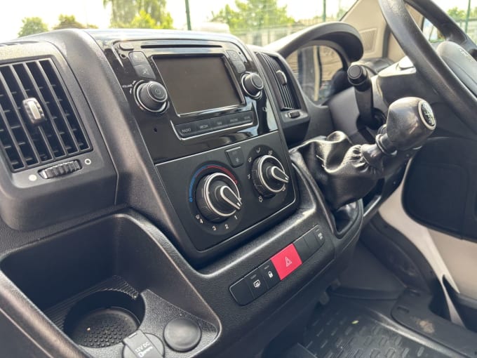 2025 Peugeot Boxer