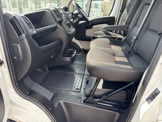 2025 Peugeot Boxer