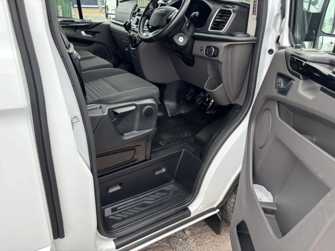2025 Ford Transit Custom