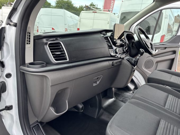 2025 Ford Transit Custom