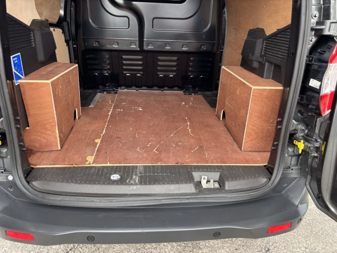 2025 Ford Transit Courier