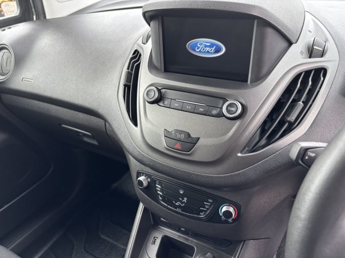 2025 Ford Transit Courier