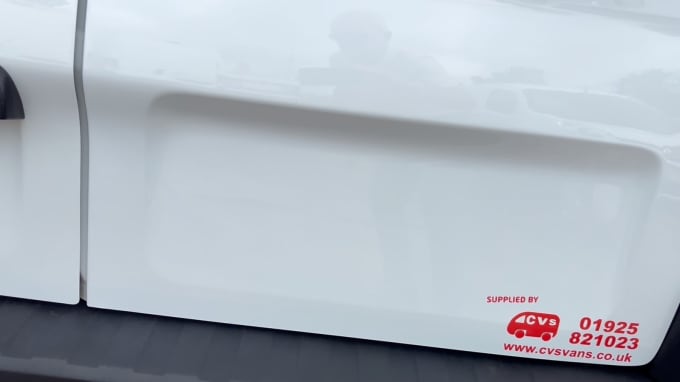 2025 Nissan Primastar
