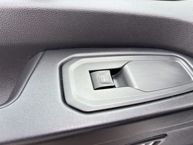 2025 Nissan Primastar
