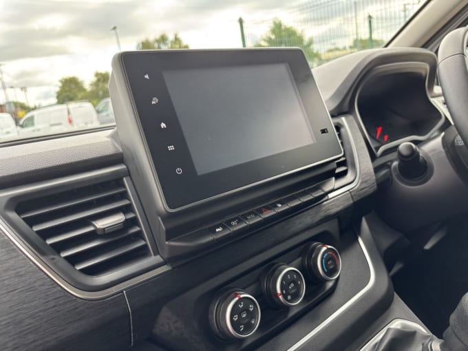 2025 Nissan Primastar