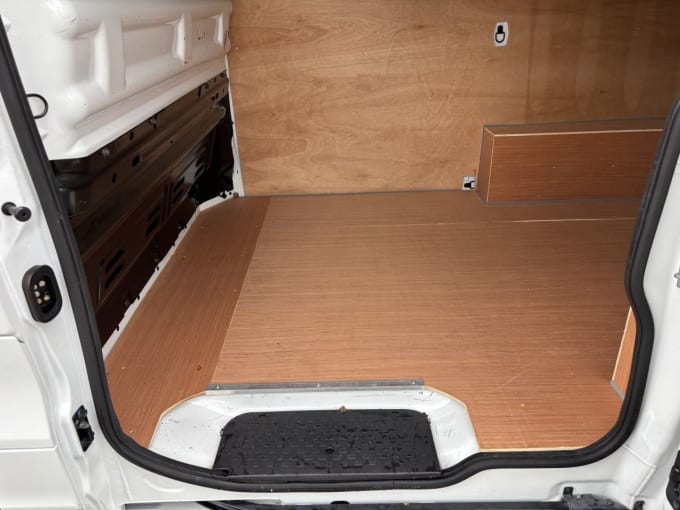 2025 Renault Trafic