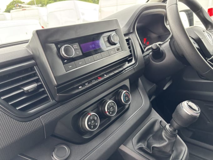 2025 Renault Trafic