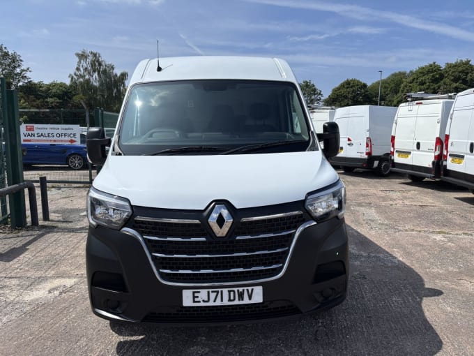 2025 Renault Master