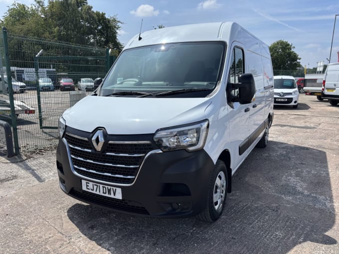 2025 Renault Master