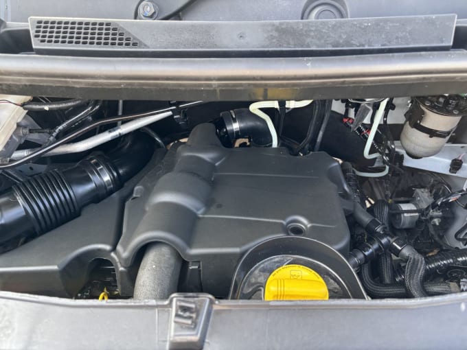 2025 Renault Master