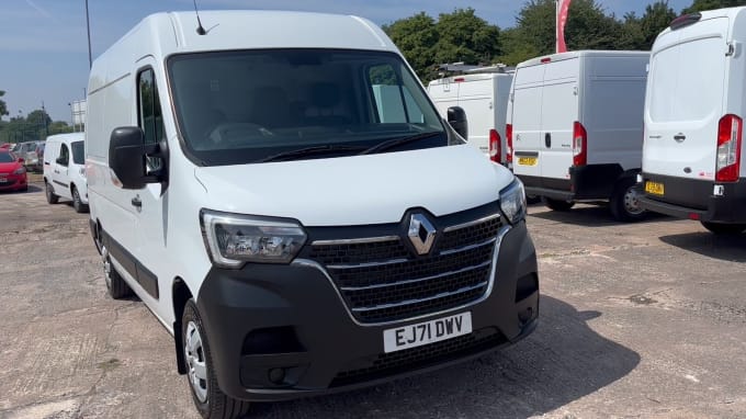 2025 Renault Master
