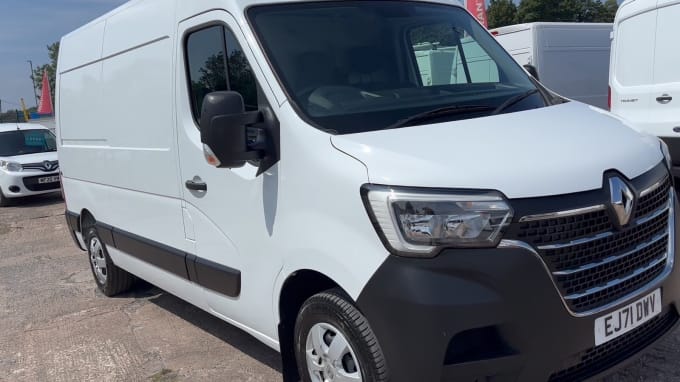 2025 Renault Master