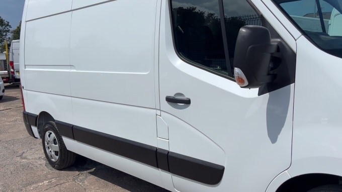 2025 Renault Master