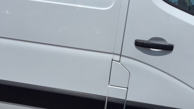 2025 Renault Master