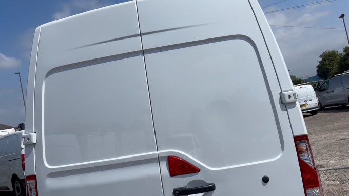 2025 Renault Master