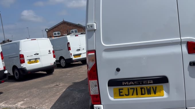 2025 Renault Master