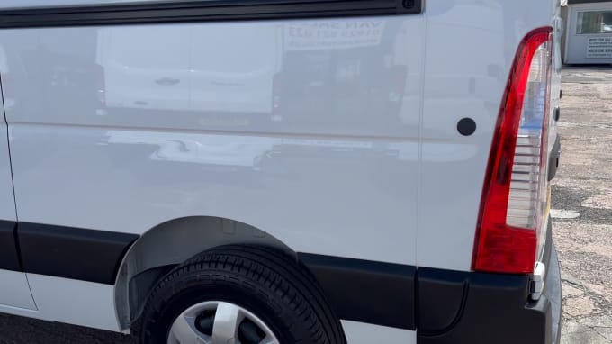2025 Renault Master