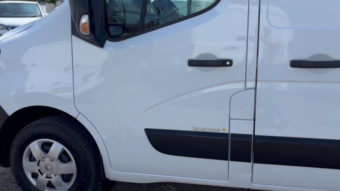 2025 Renault Master